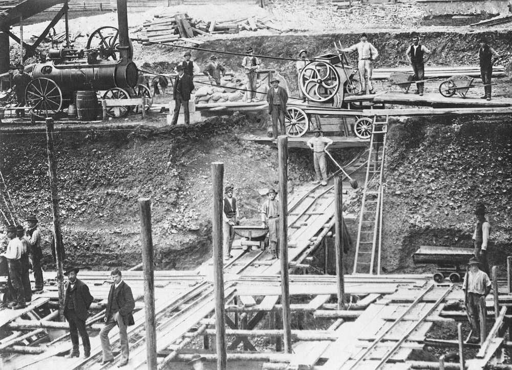 1890 Einsatz eines der ersten Sonthofen-Mischer auf der Baustelle Hirschbrauerei-Keller Sonthofen